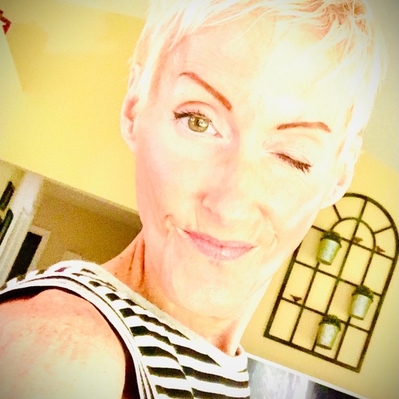 Meet your Posher, Susan - Picture 1 of 2